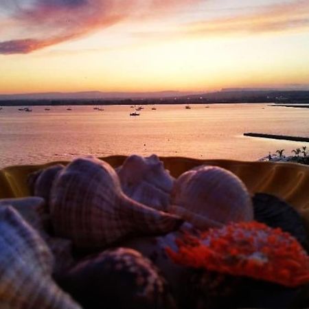 Terrazza Sul Mare Attico "Alfeo E Aretusa" Syrakusa Exteriör bild