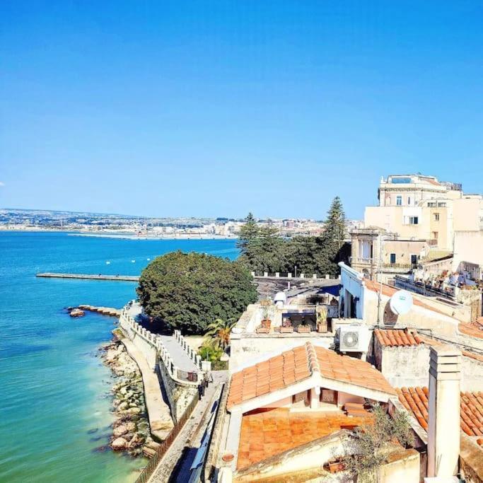 Terrazza Sul Mare Attico "Alfeo E Aretusa" Syrakusa Exteriör bild